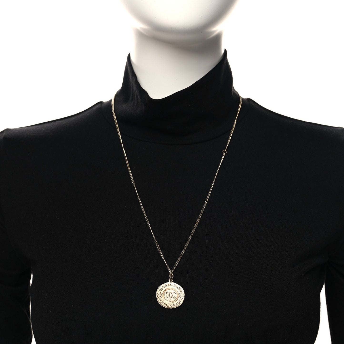 Medallion CC Rue Cambon Chain Necklace Gold