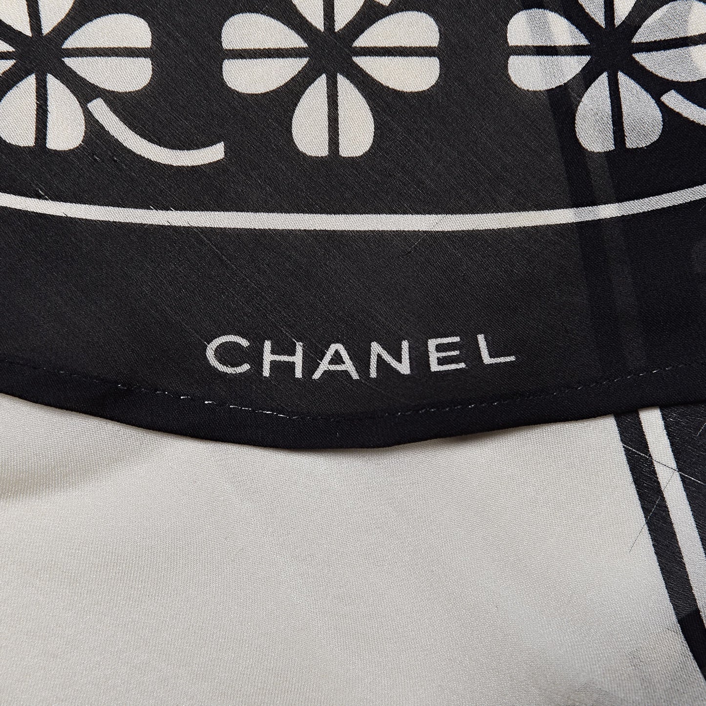 Silk Clover Scarf Black Ivory