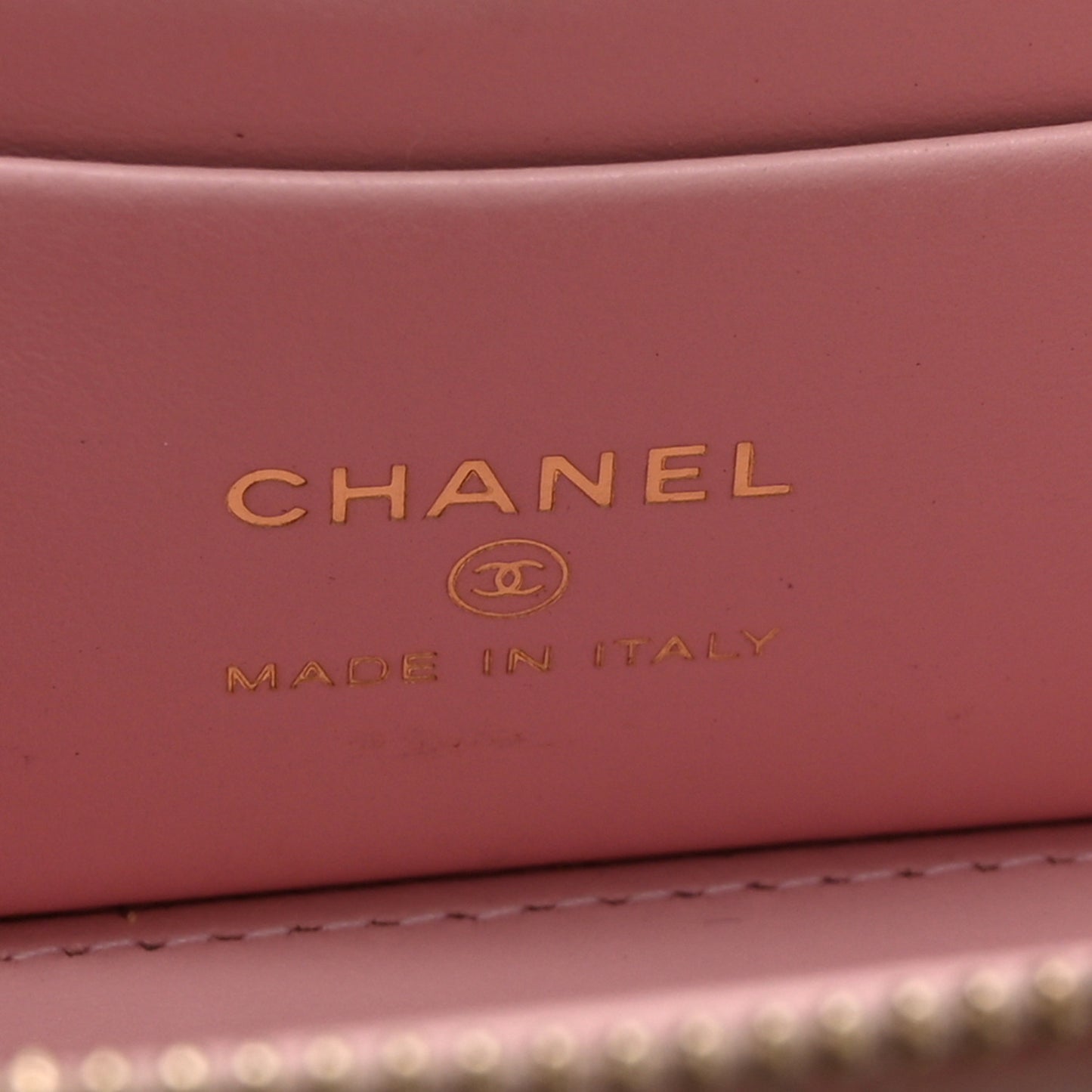 Caviar Quilted Pearl Enamel Small Vanity Case With Chain Light Pink