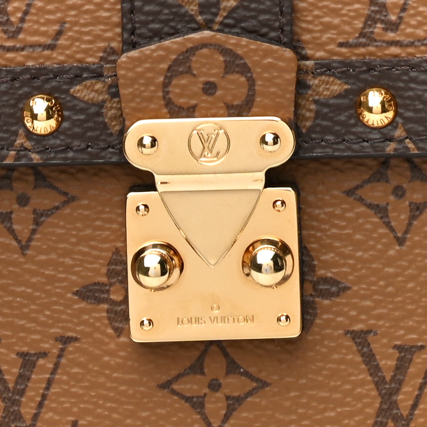 Reverse Monogram Pochette Trunk Verticale