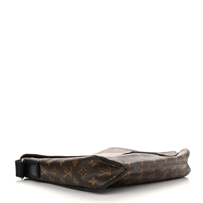 Louis Vuitton Monogram Macassar District MM 4 of 9