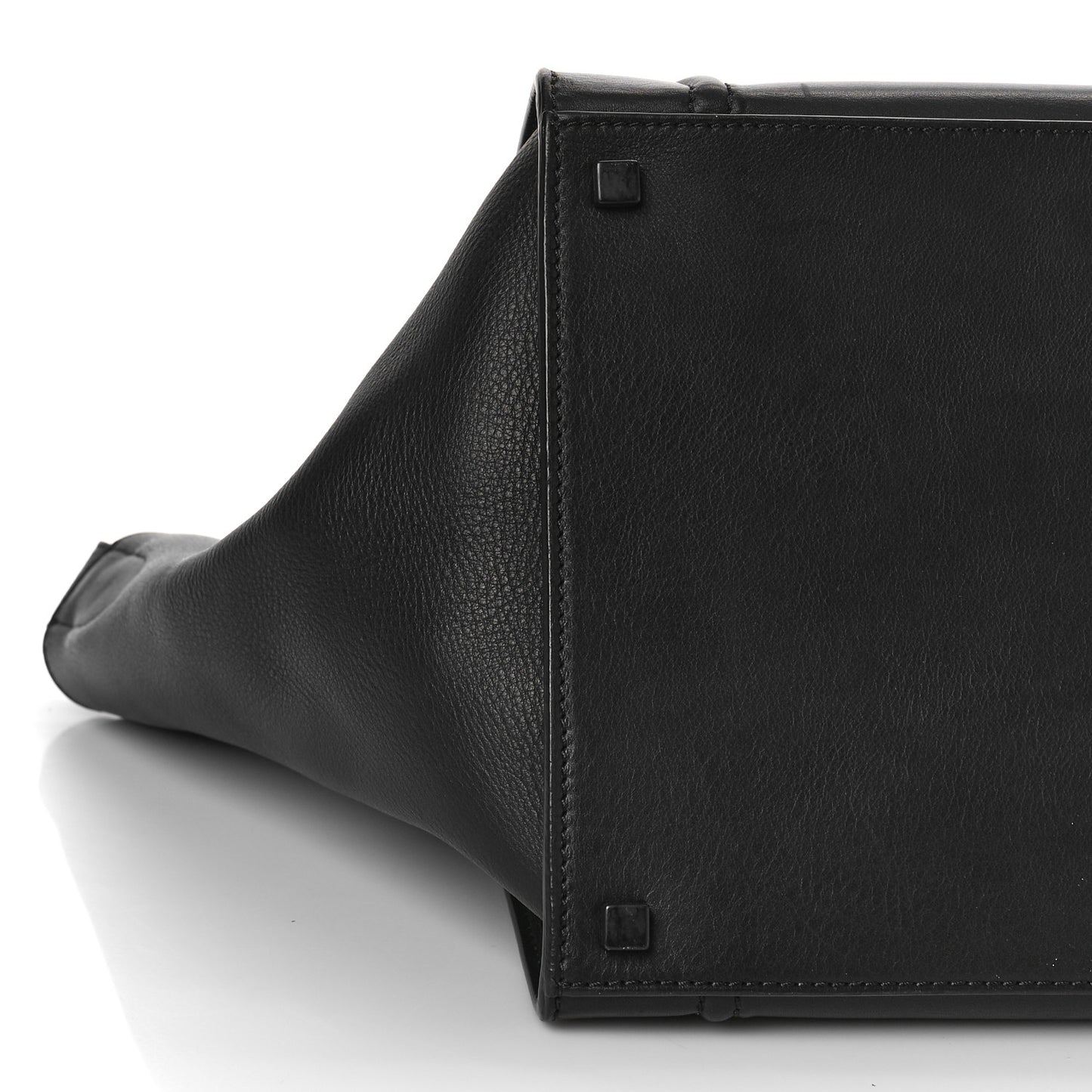 Grained Calfskin Medium Phantom Luggage Black