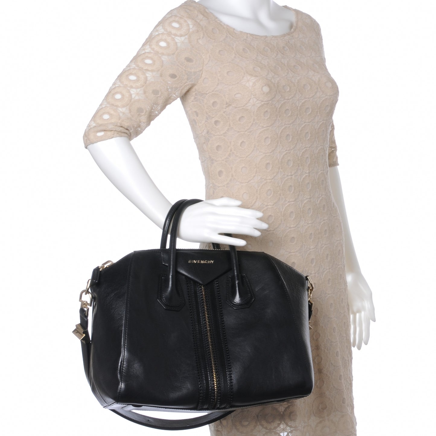 Calfskin Medium Zipper Antigona Black