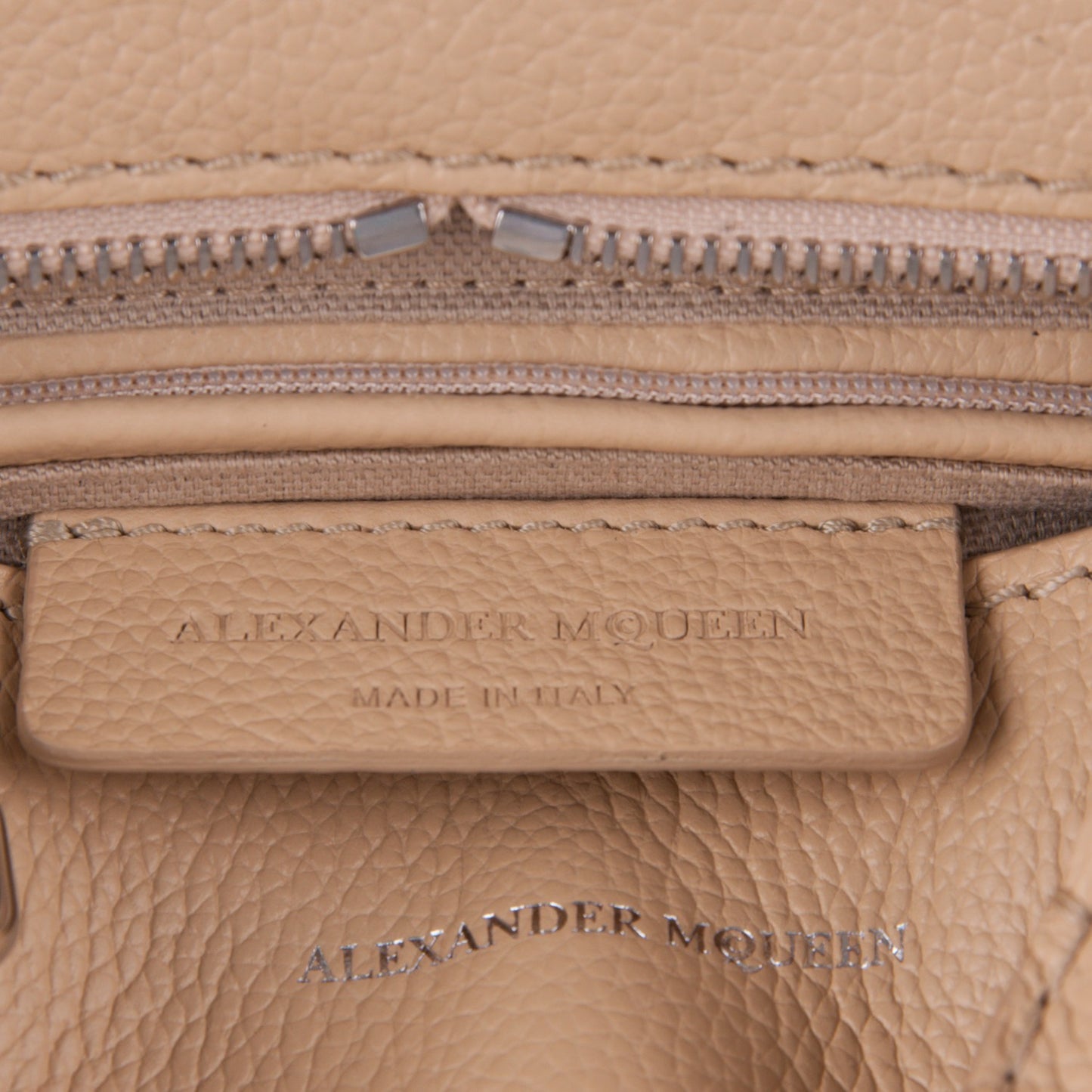 Pebbled Calfskin Small Skull Padlock Zip Around Tote Blonde