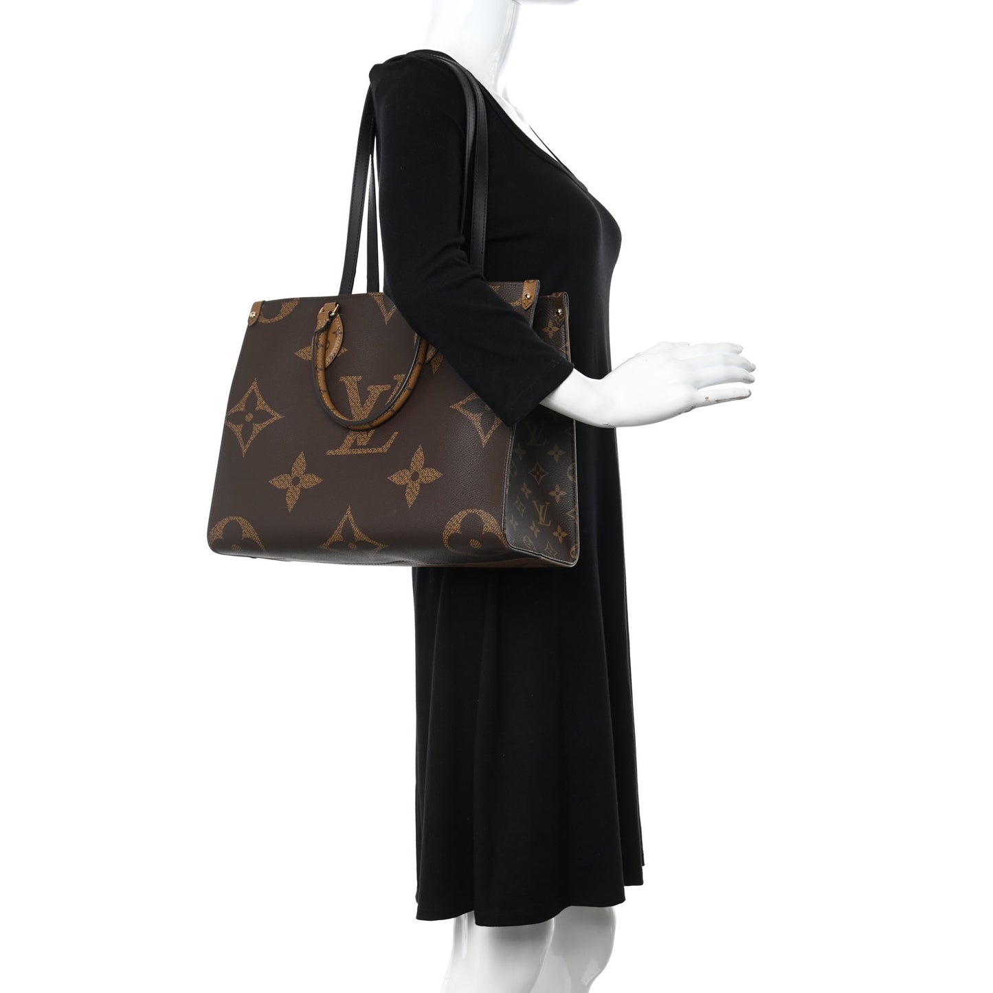Reverse Monogram Giant Onthego MM