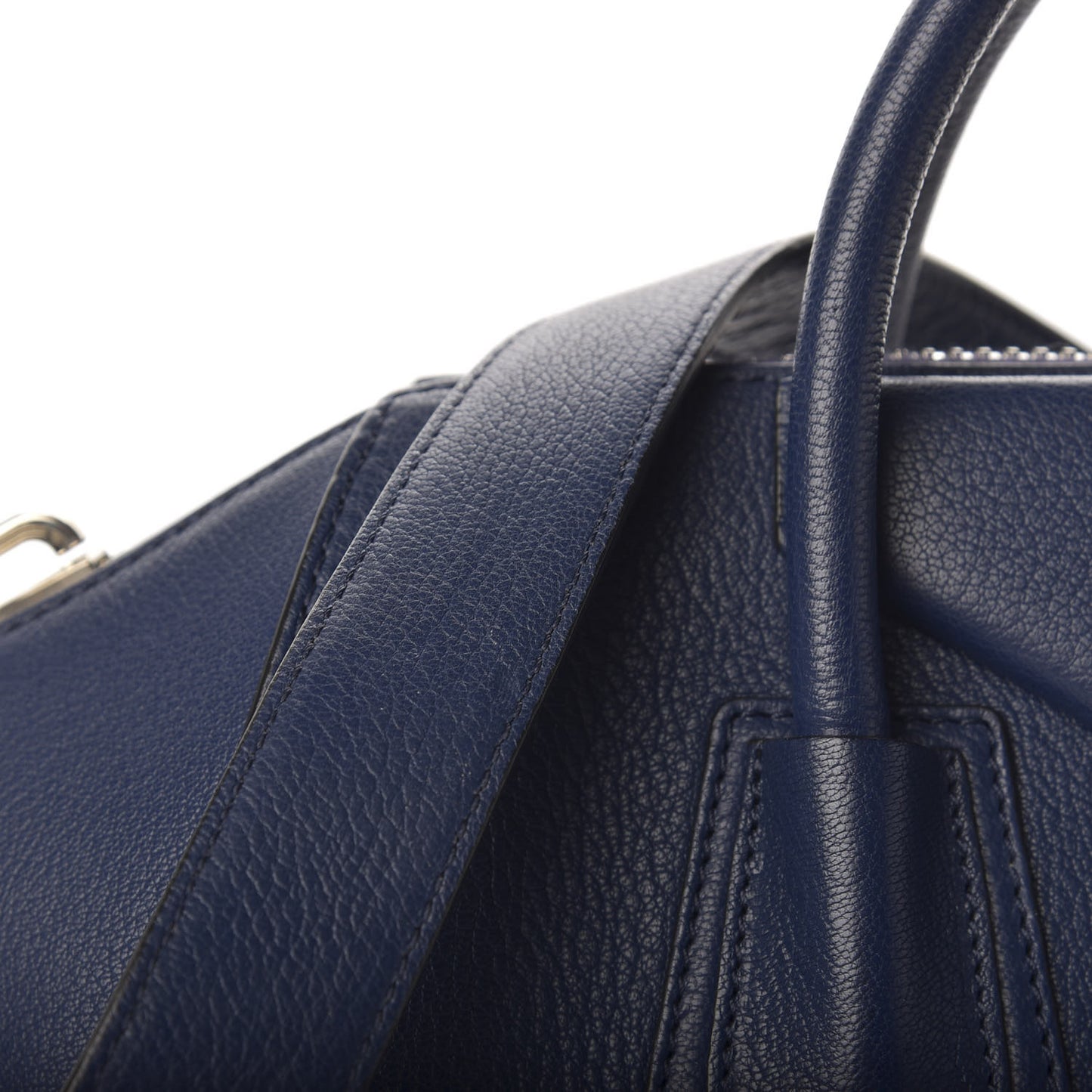 Sugar Goatskin Medium Antigona Navy