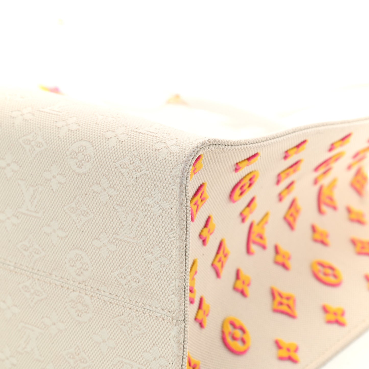 Jacquard Embroidered Tufted Monogram Hawaii Onthego GM Cream