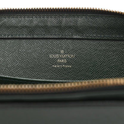 Louis Vuitton Taiga Baikal Pochette Epicea 6 of 11