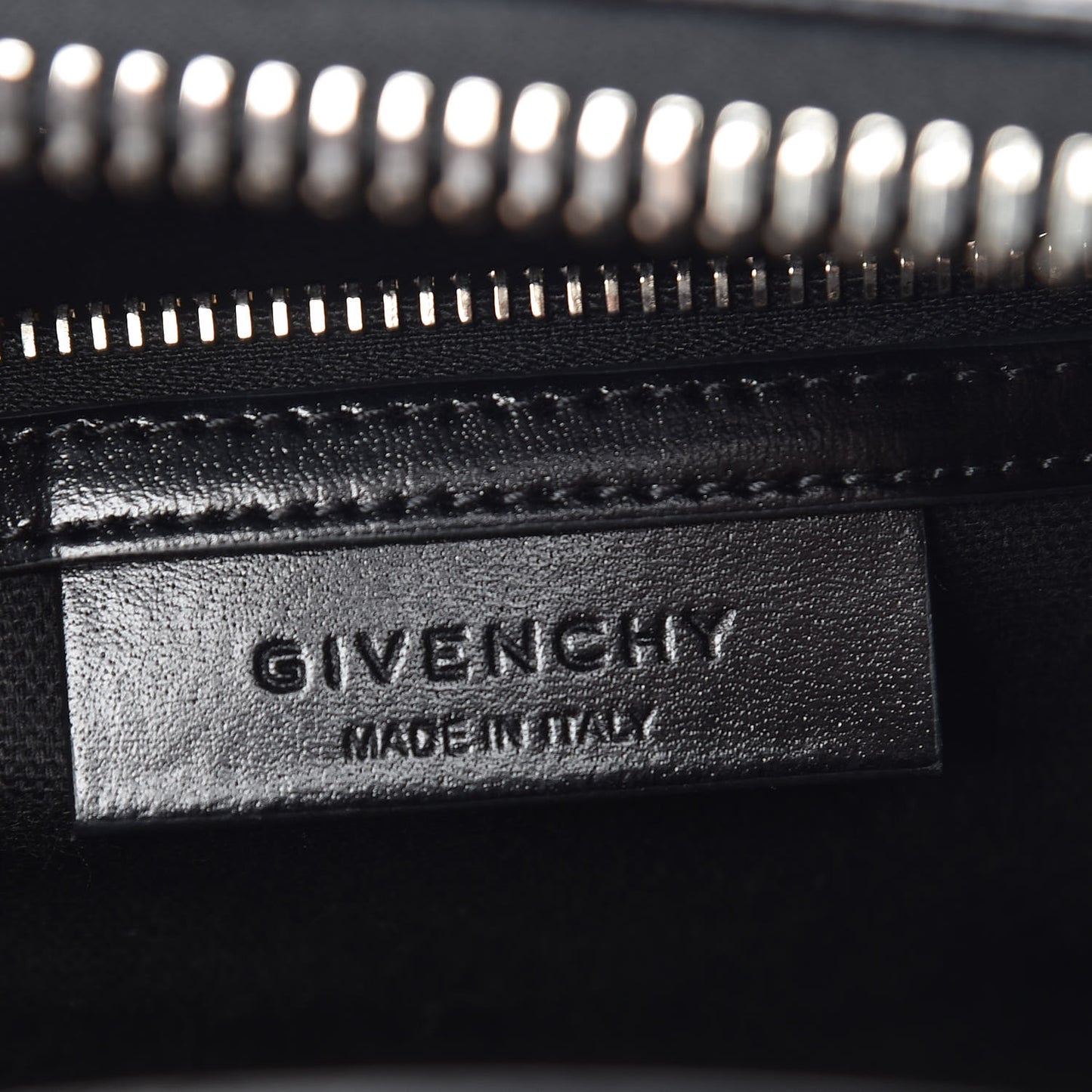 Shiny Lord Calfskin Small Antigona Black