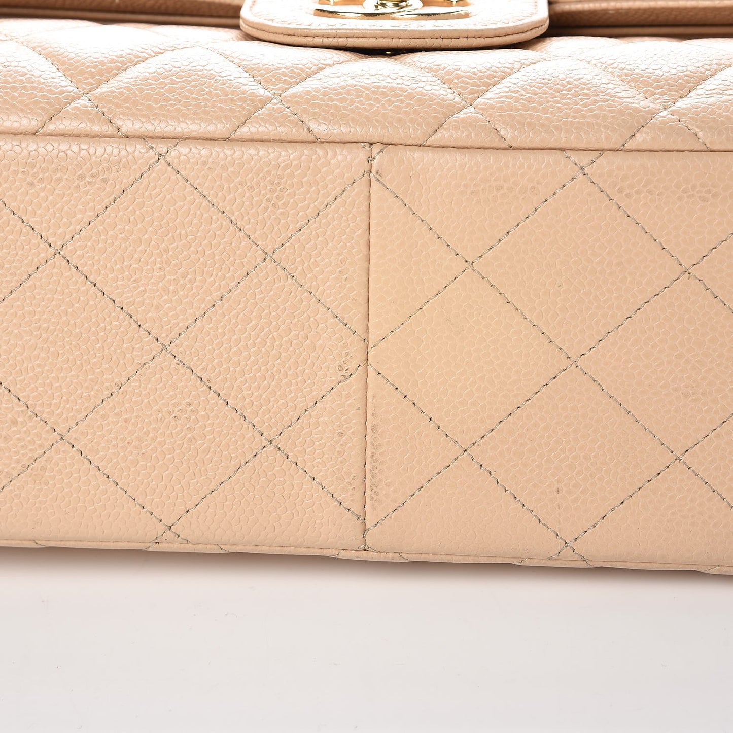 Caviar Quilted Jumbo Double Flap Beige Clair