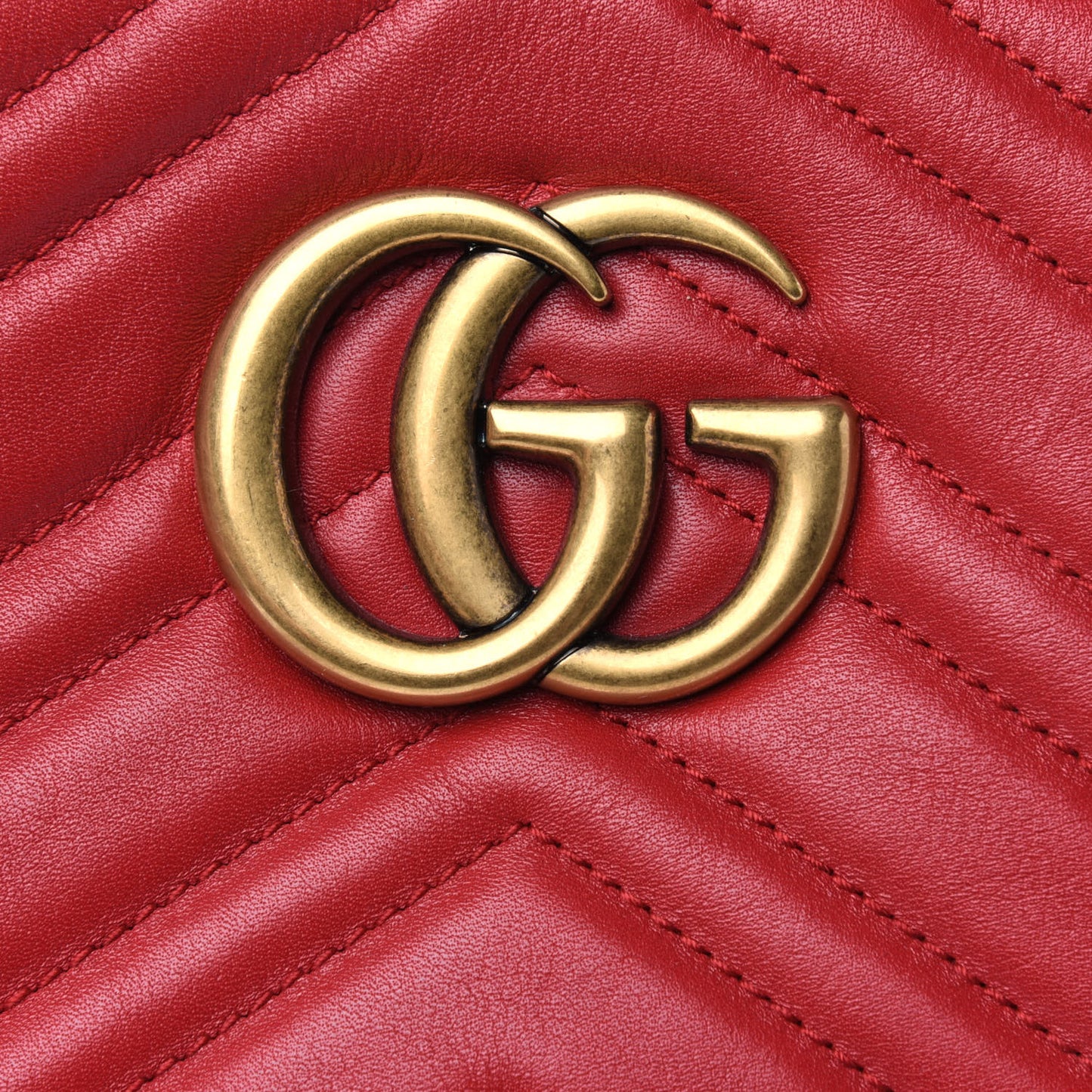 Calfskin Matelasse Small GG Marmont Chain Shoulder Bag Hibiscus Red