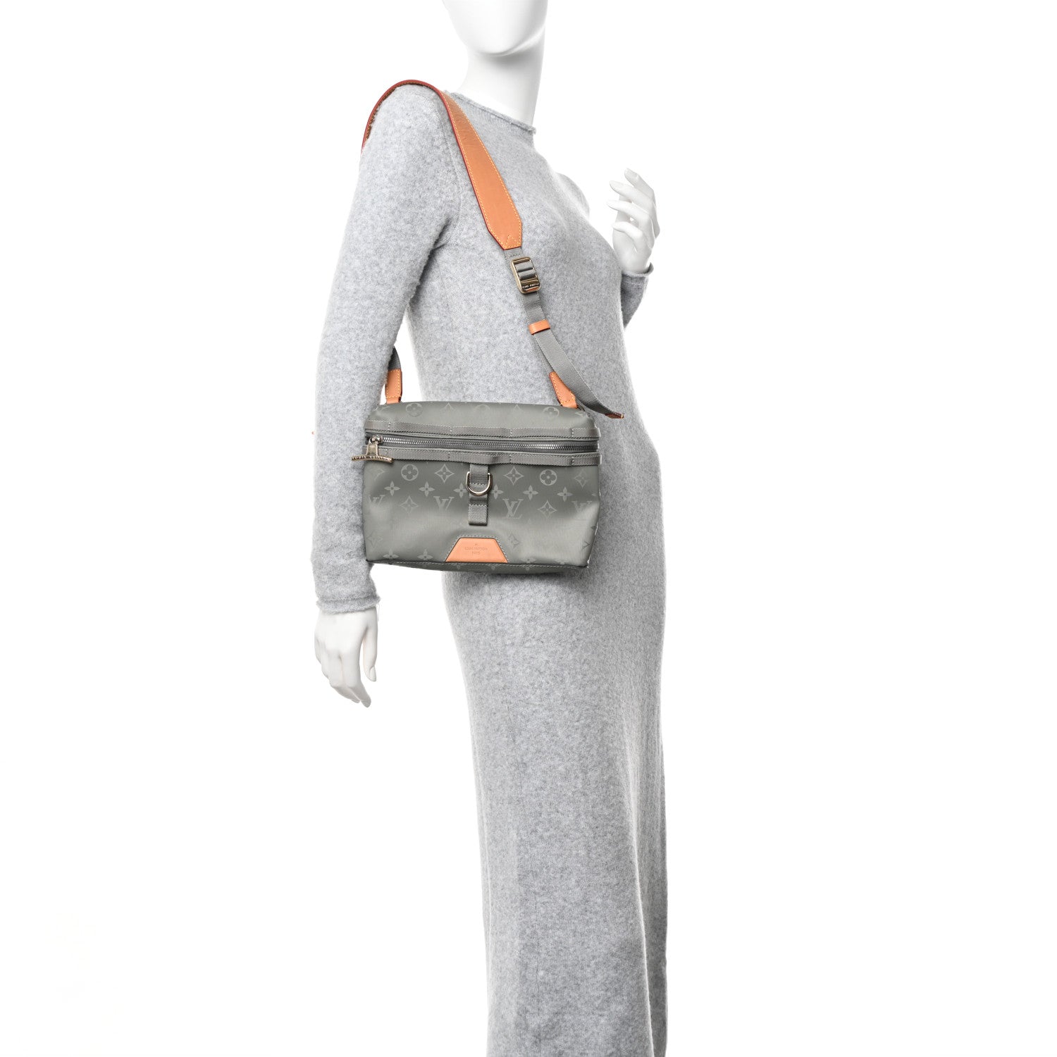 Louis Vuitton Monogram Titanium Messenger PM 2 of 9