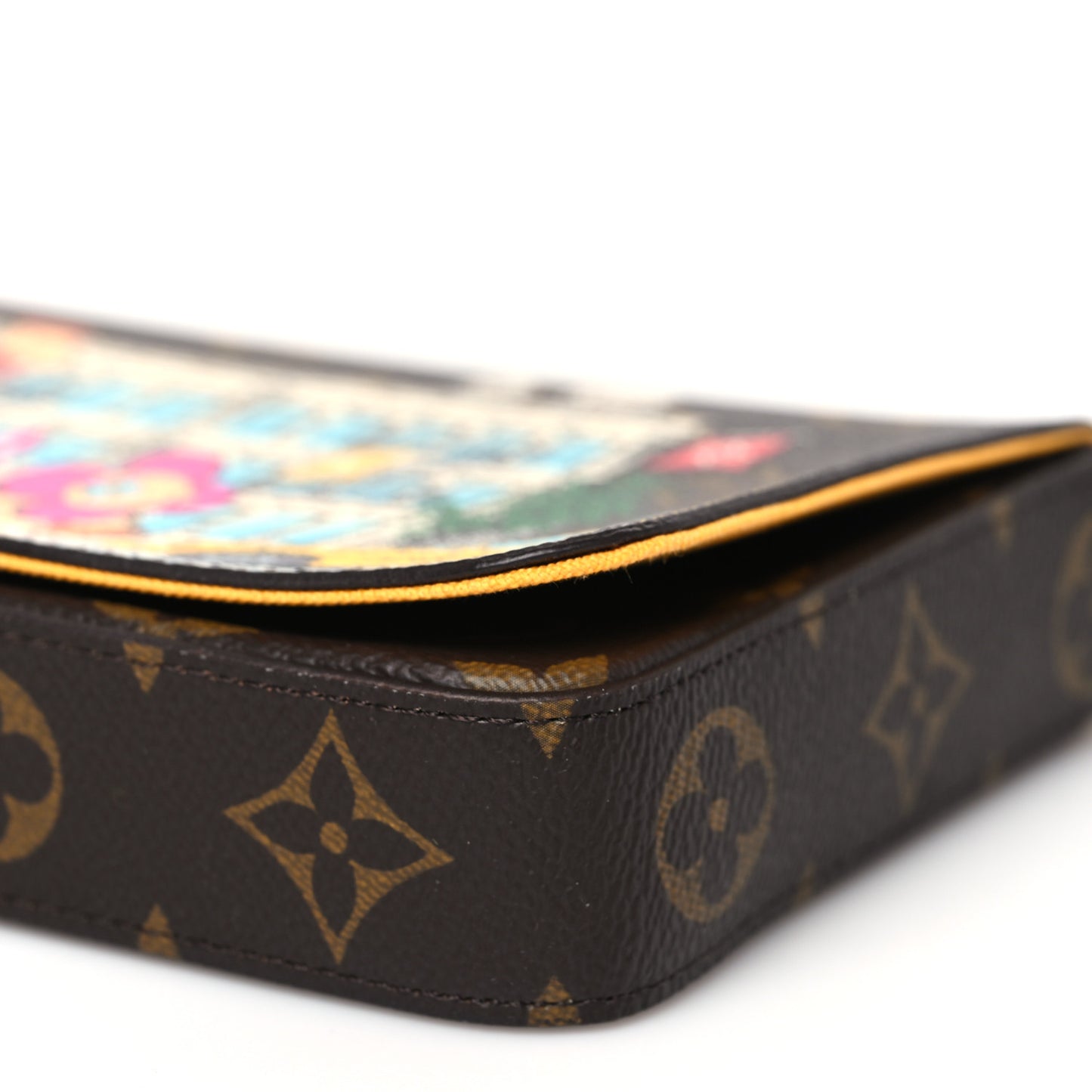 Monogram 2022 Christmas Animation New York Soho Pochette Felicie Chain Wallet Yellow