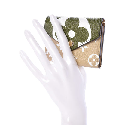 Louis Vuitton Monogram Giant Zoe Wallet Kaki 2 of 7