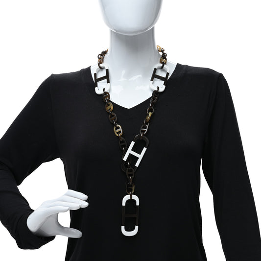Buffalo Horn Lacquer Amarres Necklace White