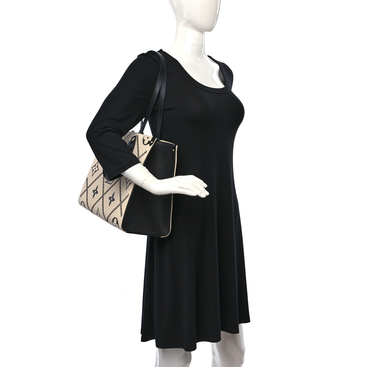 Empreinte Monogram Giant Broderies Onthego MM Cream Black