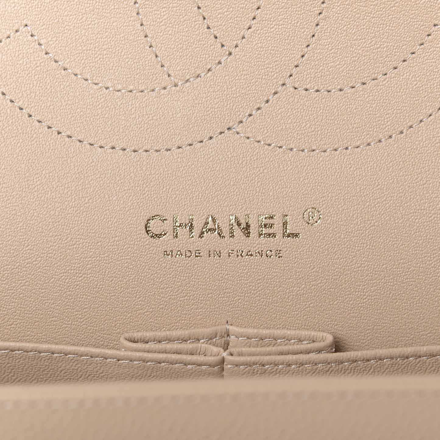 Caviar Quilted Jumbo Double Flap Beige Clair
