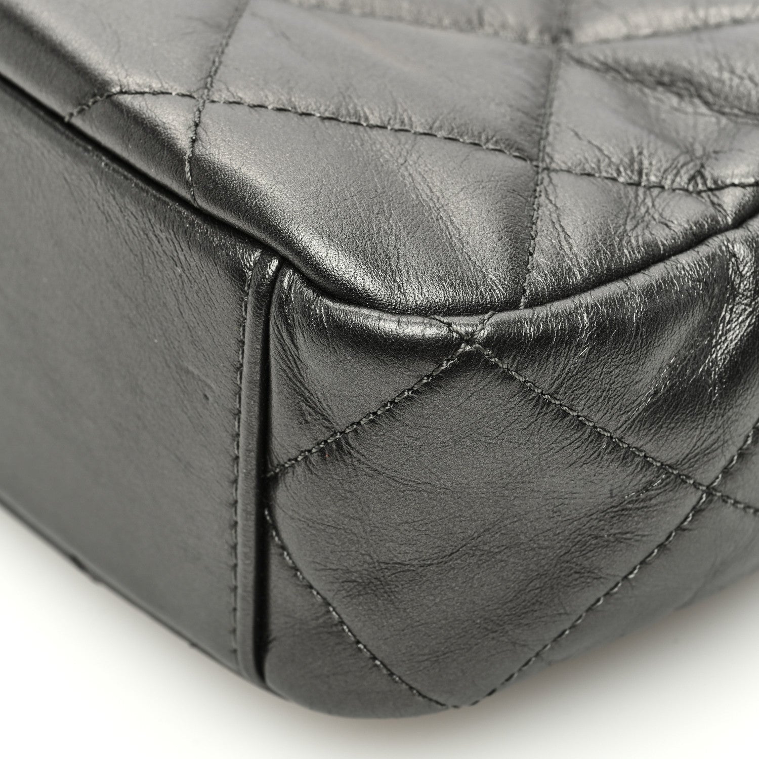 Chanel Metallic Calfskin Pearl Quilted CC Mini Camera Case Ruthenium 10 of 11