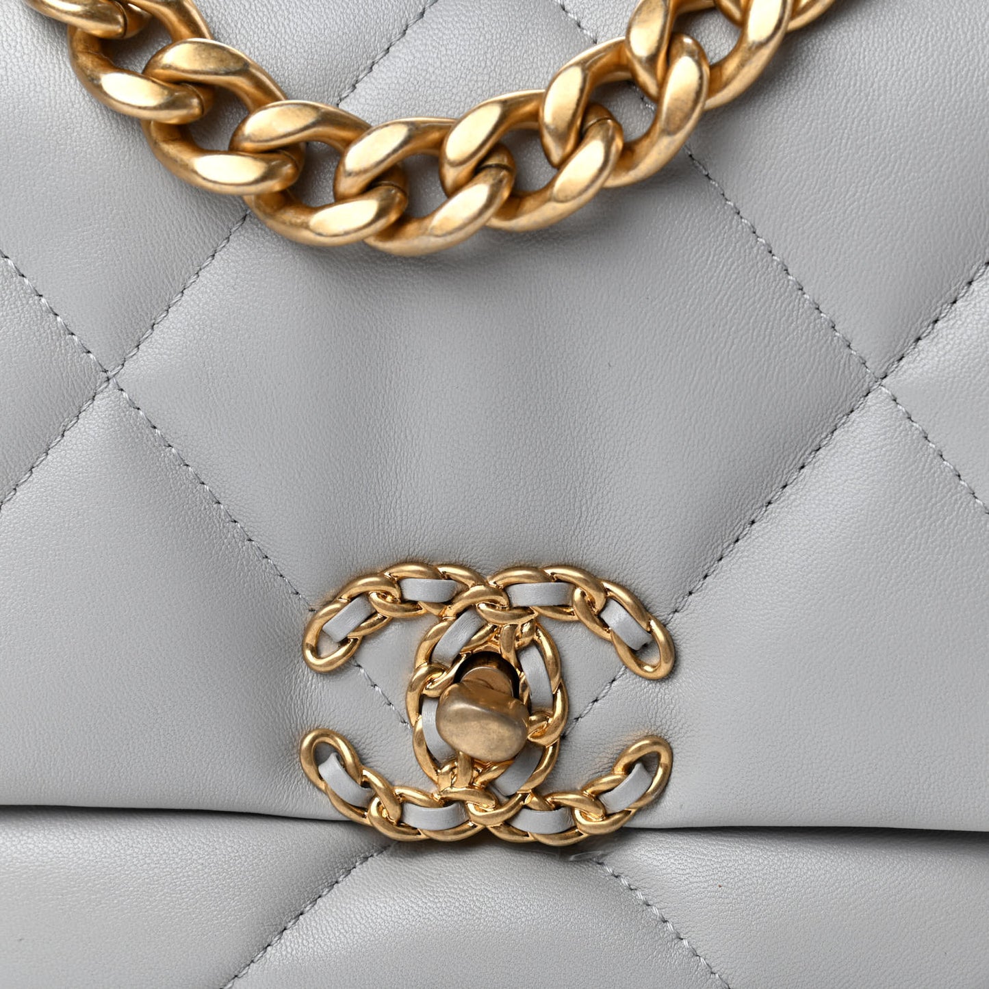 Lambskin Quilted Medium Chanel 19 Flap Grey