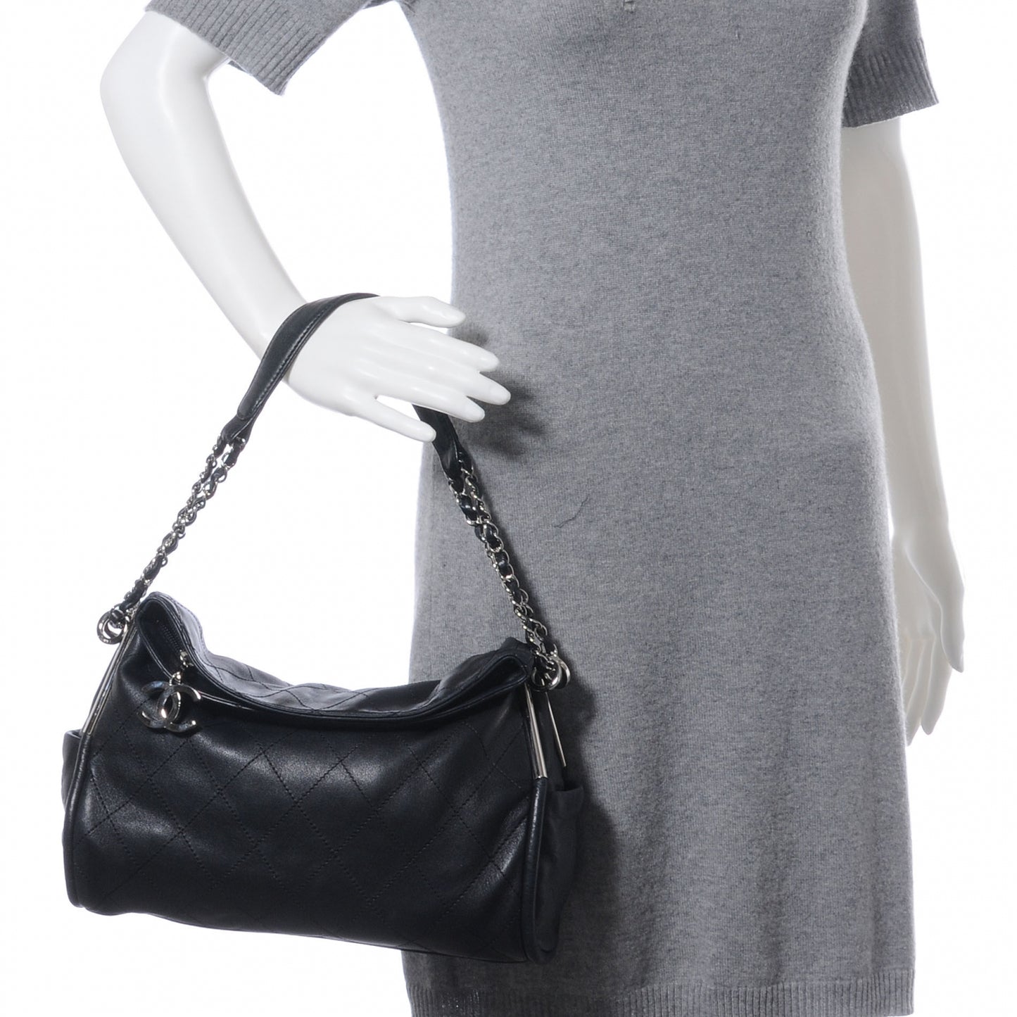 Lambskin Medium Ultimate Soft Tote Black
