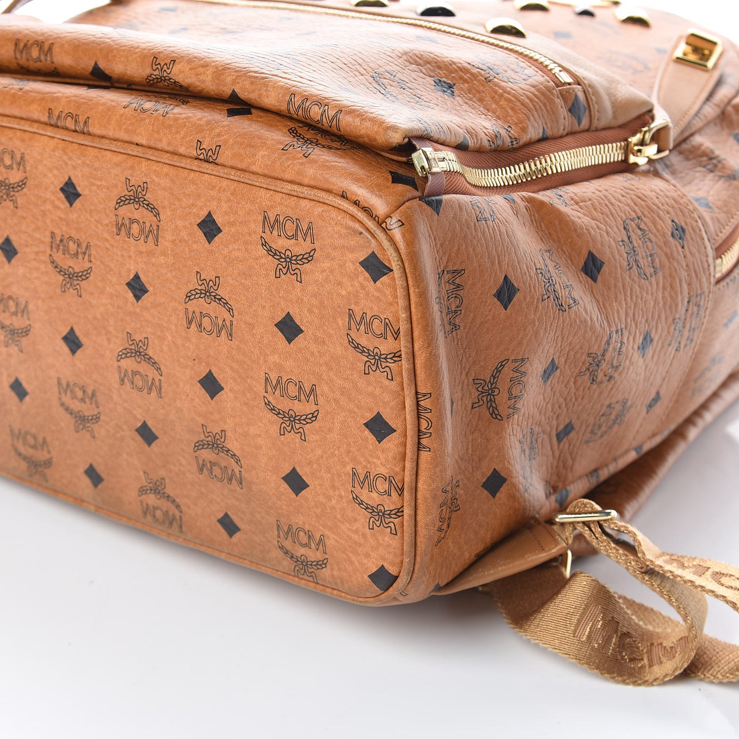 Visetos Studded Medium Dual Stark Backpack Cognac