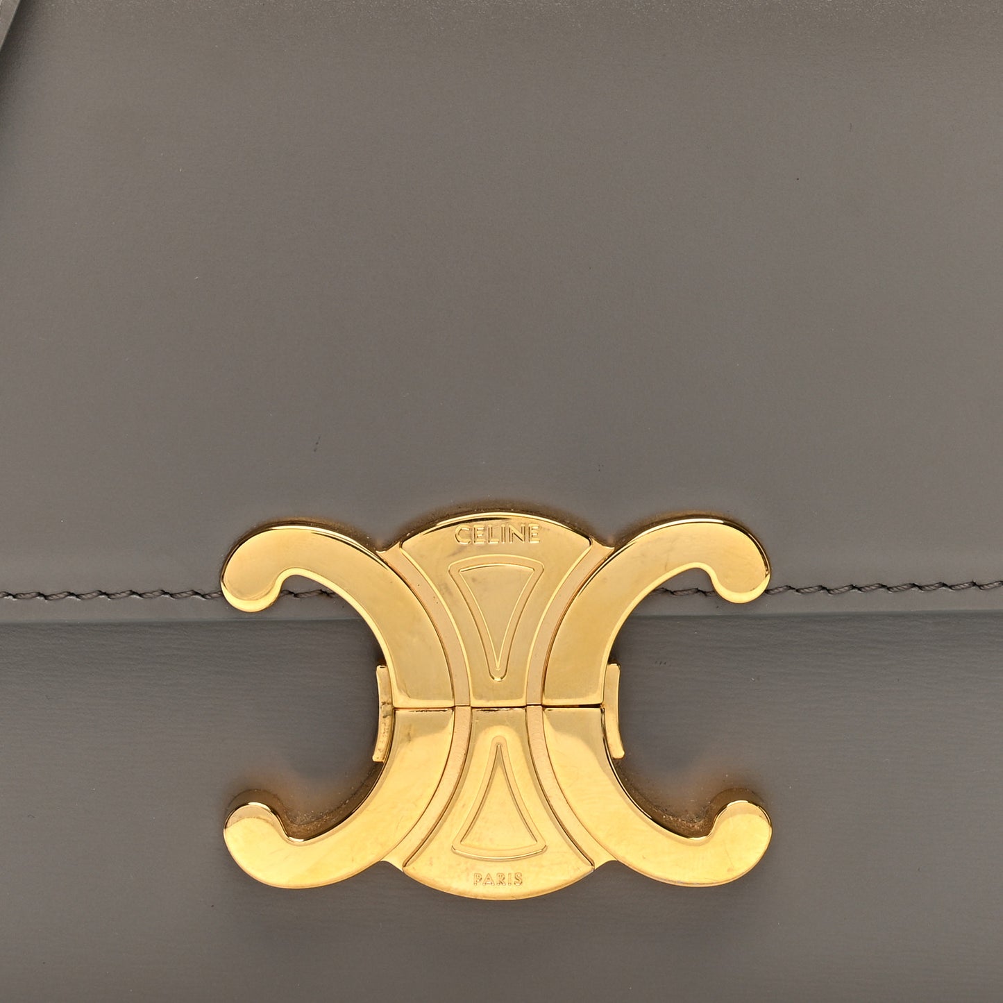 Shiny Calfskin Teen Triomphe Pebble