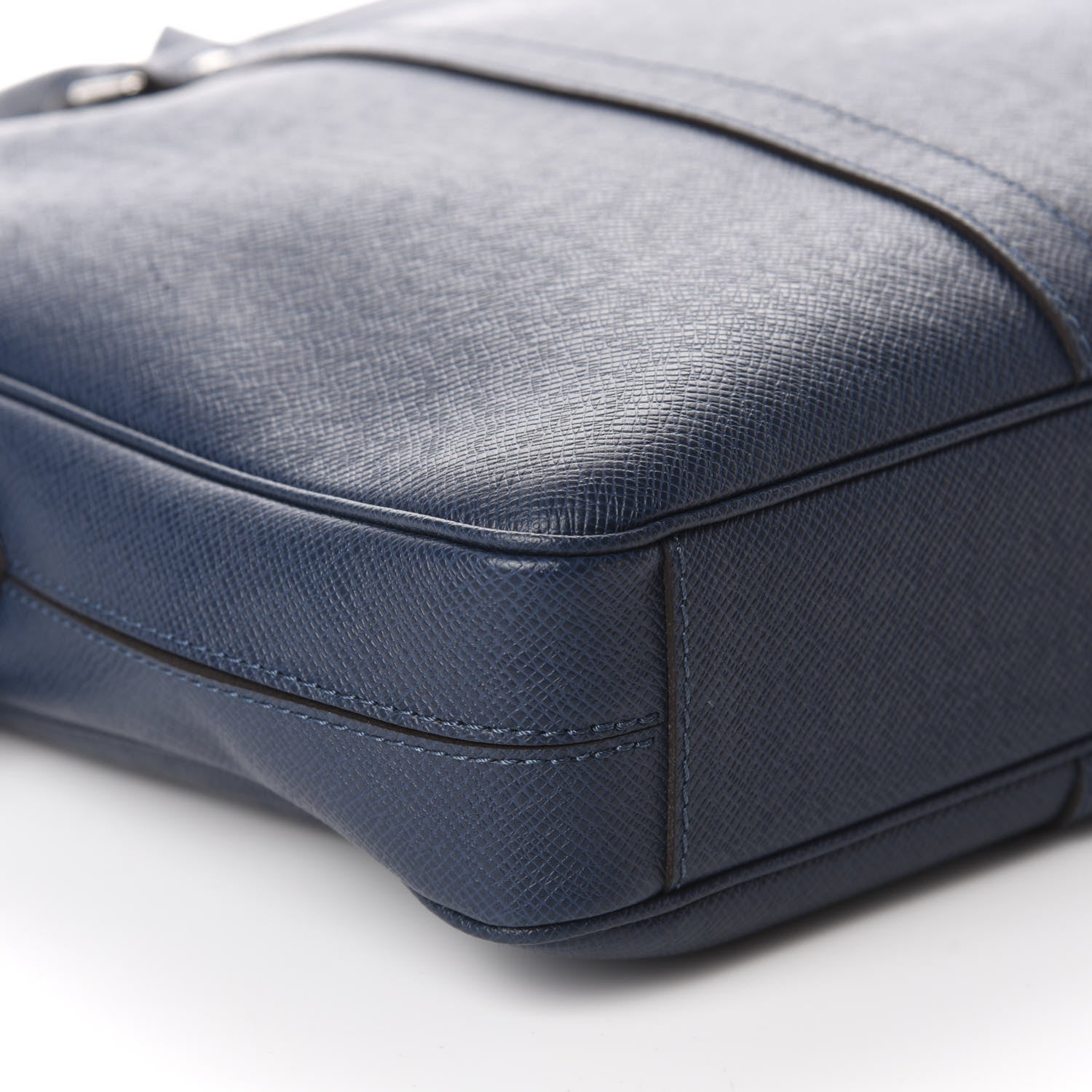 Louis Vuitton Taiga Porte-Documents Voyage PM Ocean 5 of 11