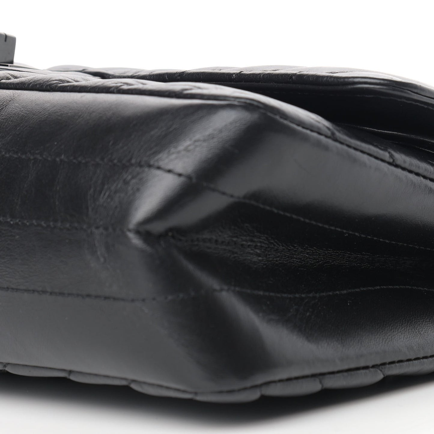 Aged Calfskin Chevron Quilted 2.55 Reissue 225 So Black