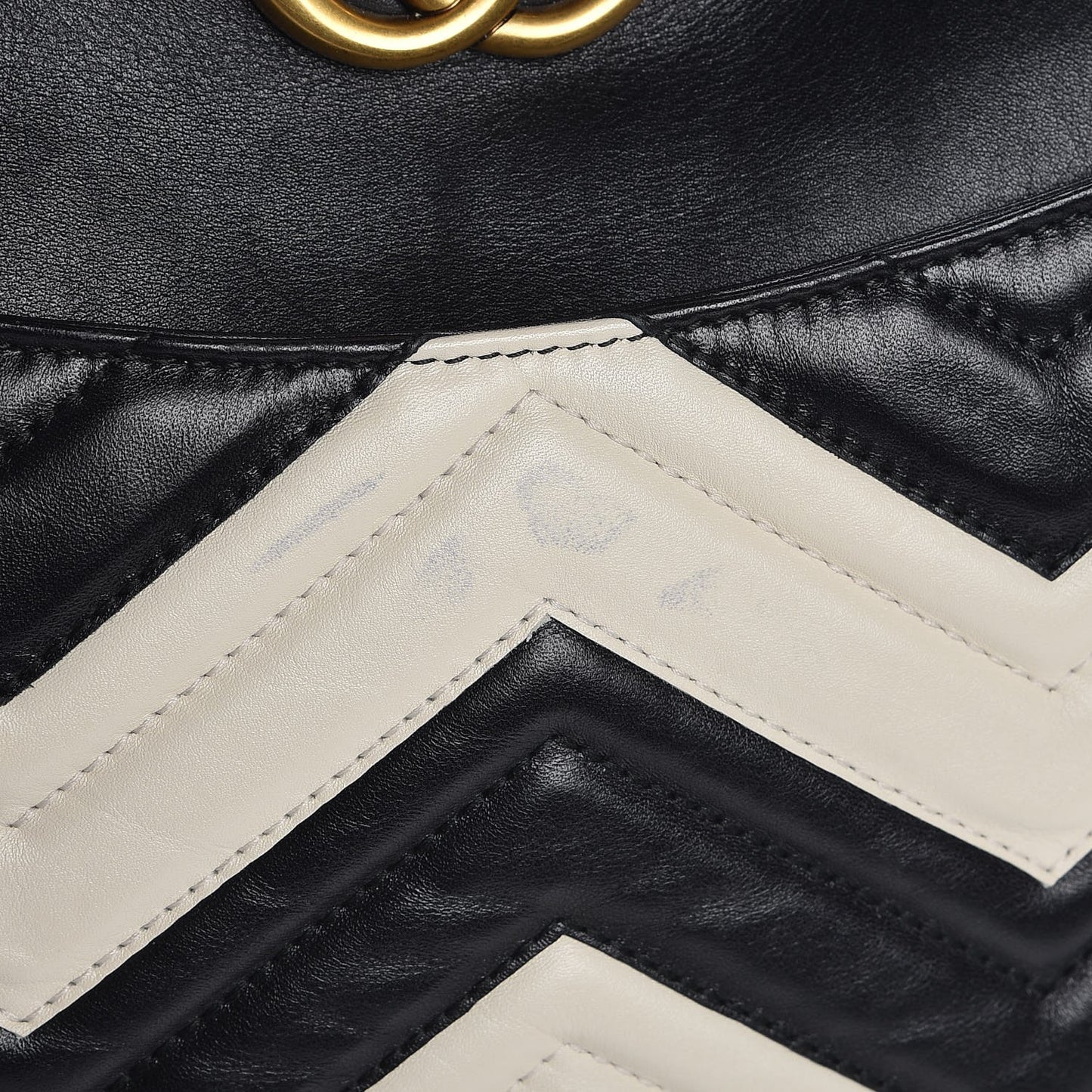 Calfskin Matelasse Medium GG Marmont Open Top Shoulder Bag Black White