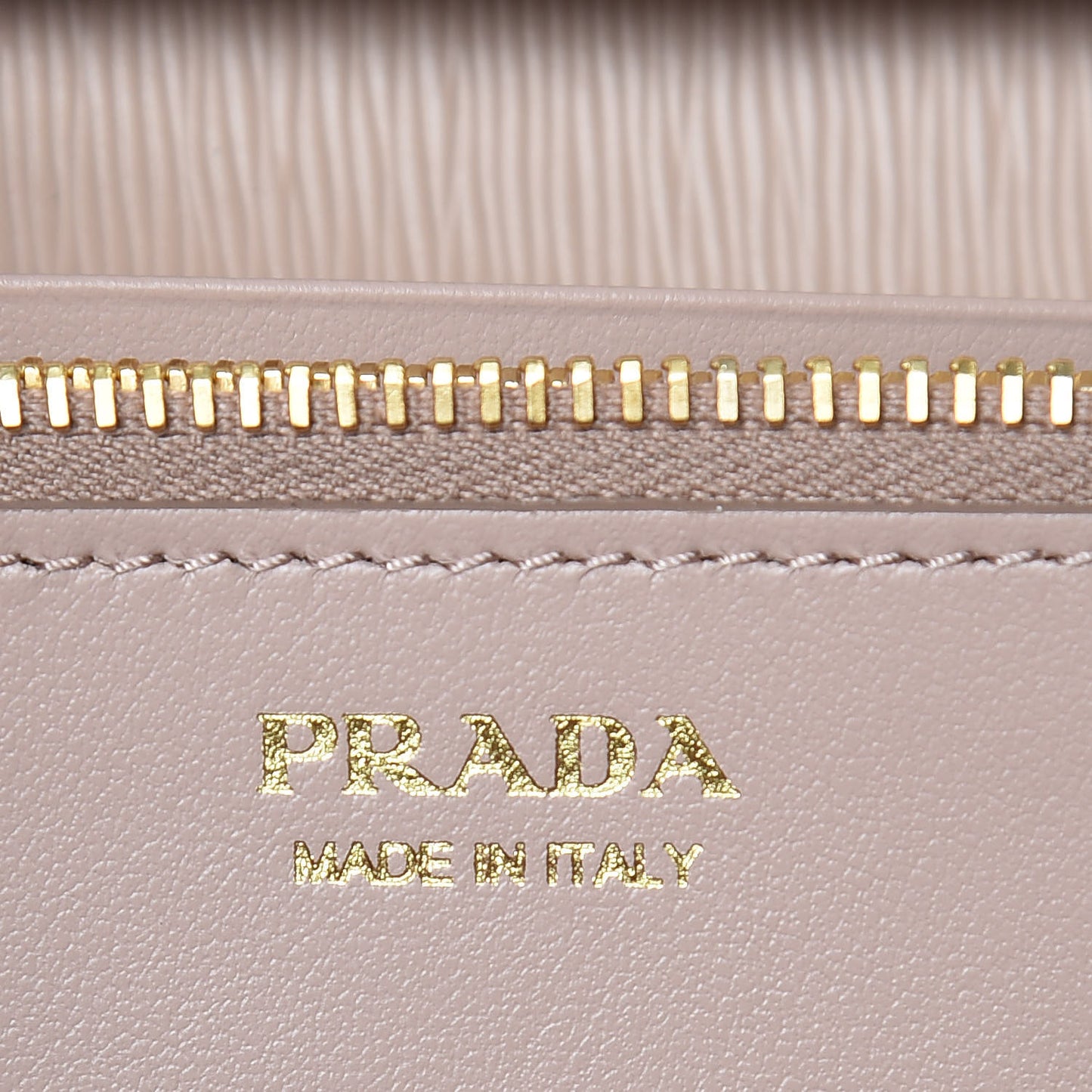 Vitello Move Chain Wallet Cipria