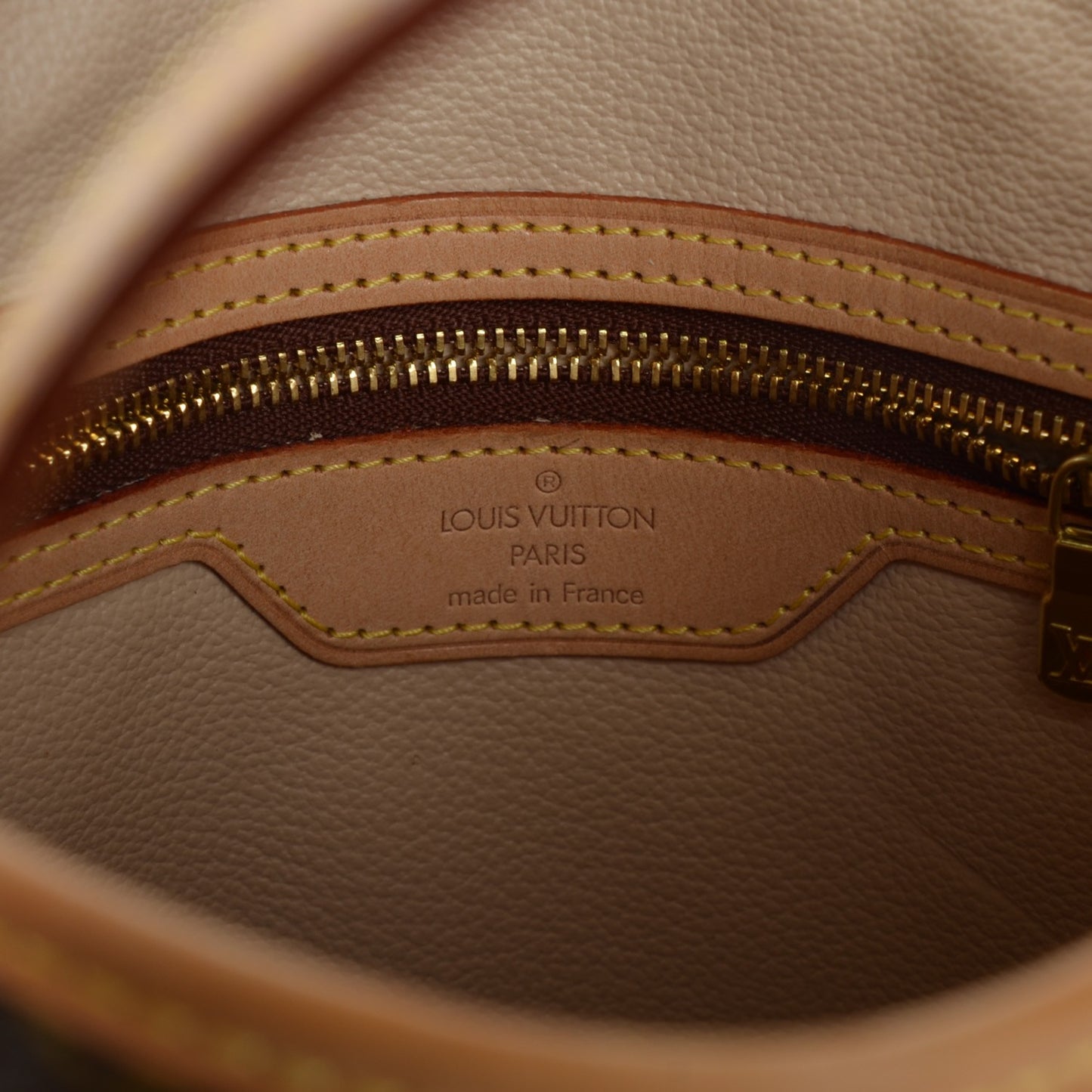 Monogram Petit Bucket 23