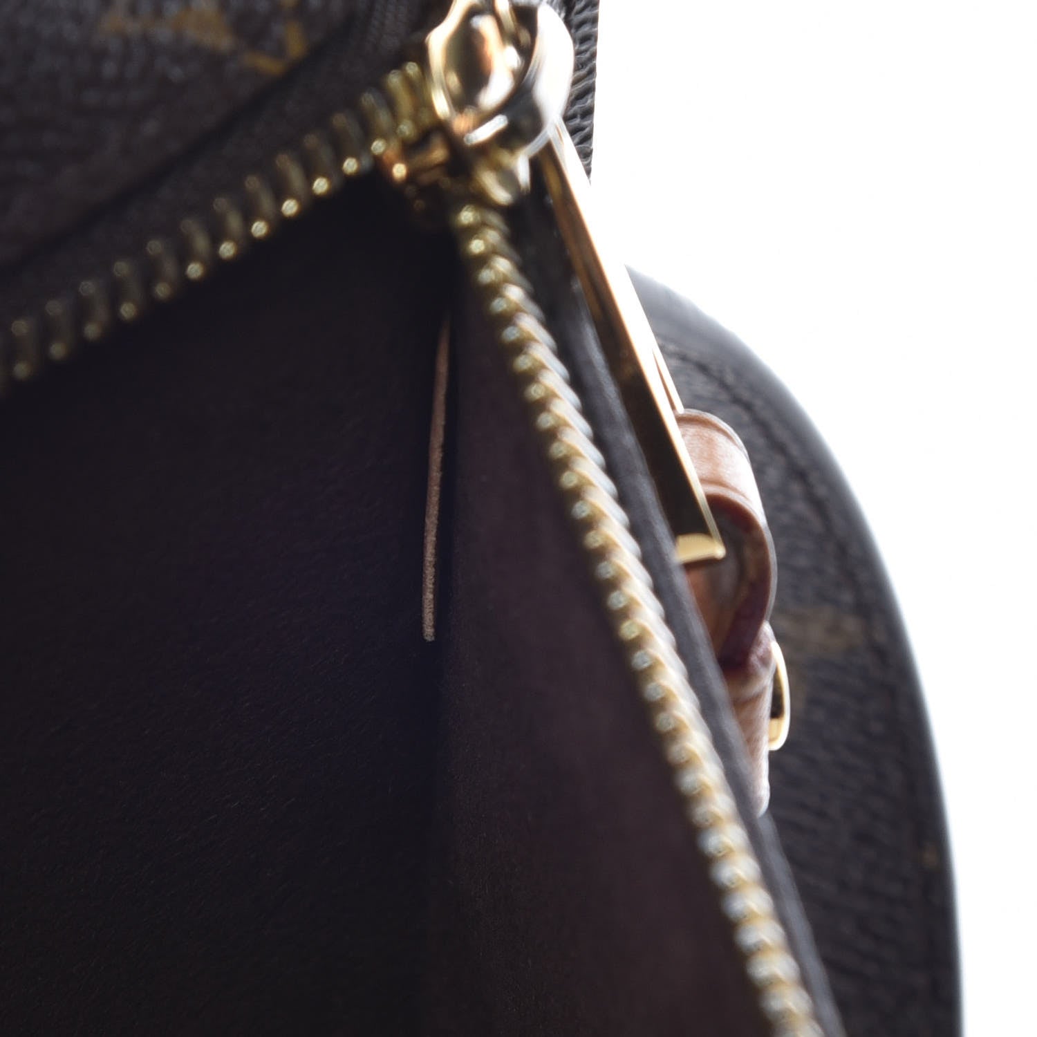 Louis Vuitton Monogram Pochette Metis 9 of 18