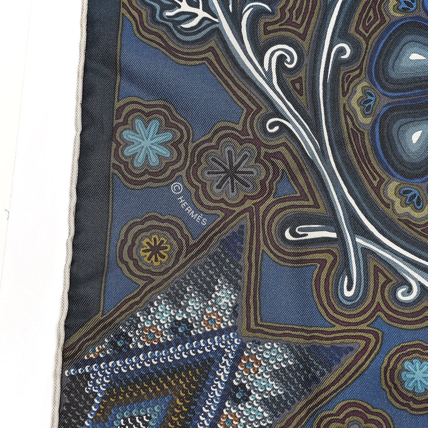 Silk L'Arbre Du Vent Scarf 90 Ardoise Creme Kaki Clair