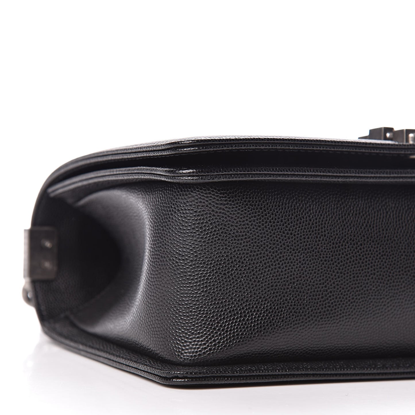 Caviar Quilted Medium Boy Flap Black