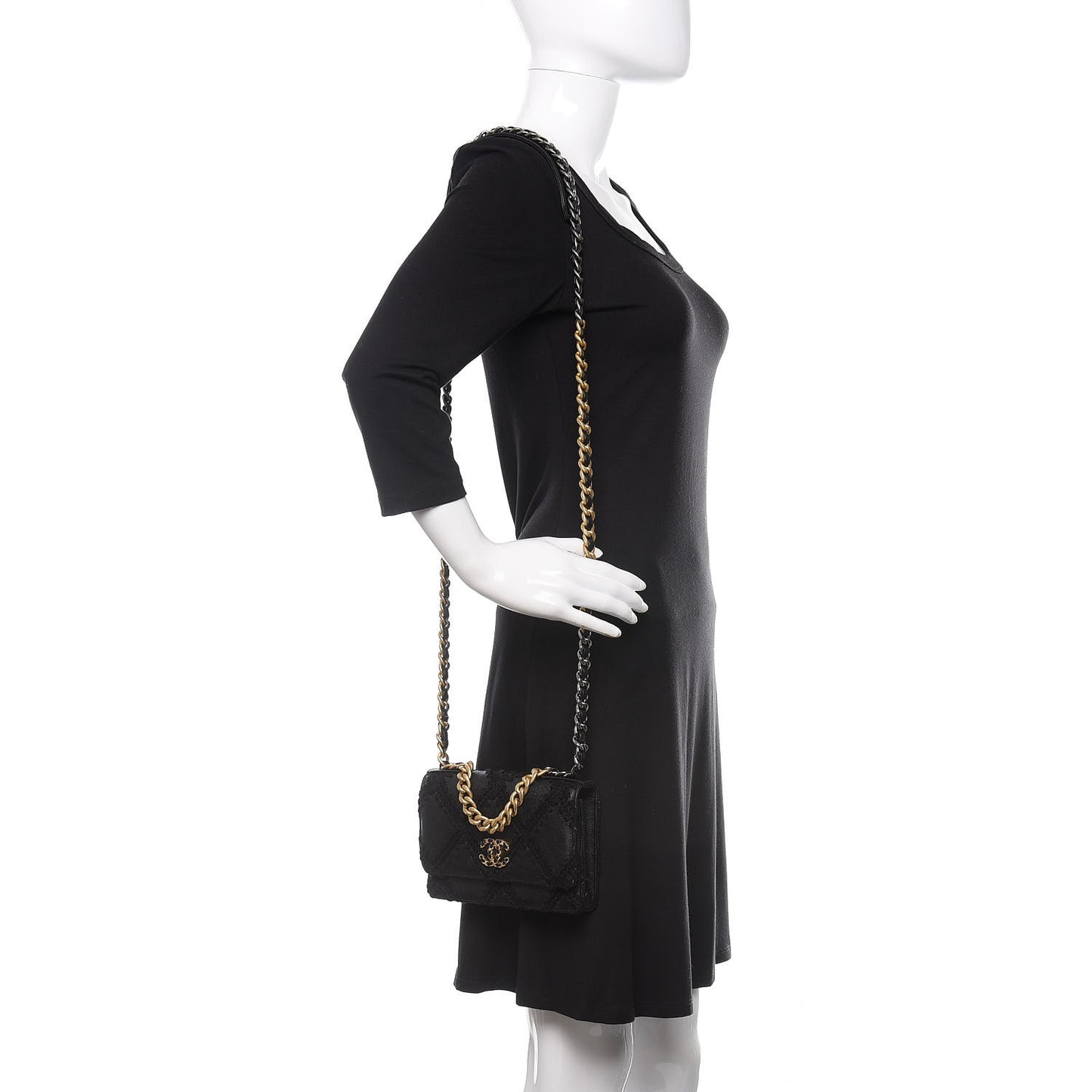 Calfskin Crochet 19 Wallet On Chain WOC Black