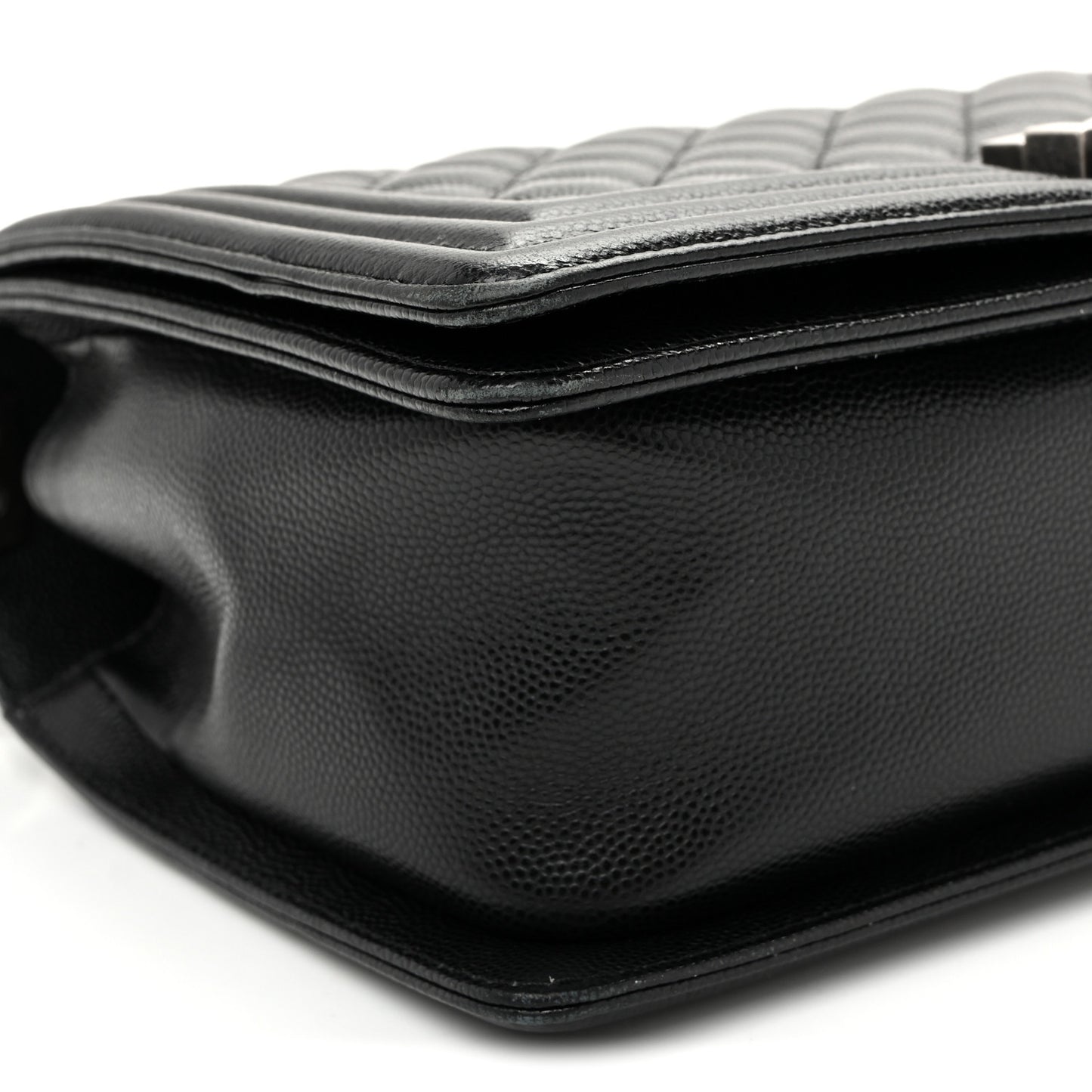 Caviar Quilted Medium Boy Flap Black