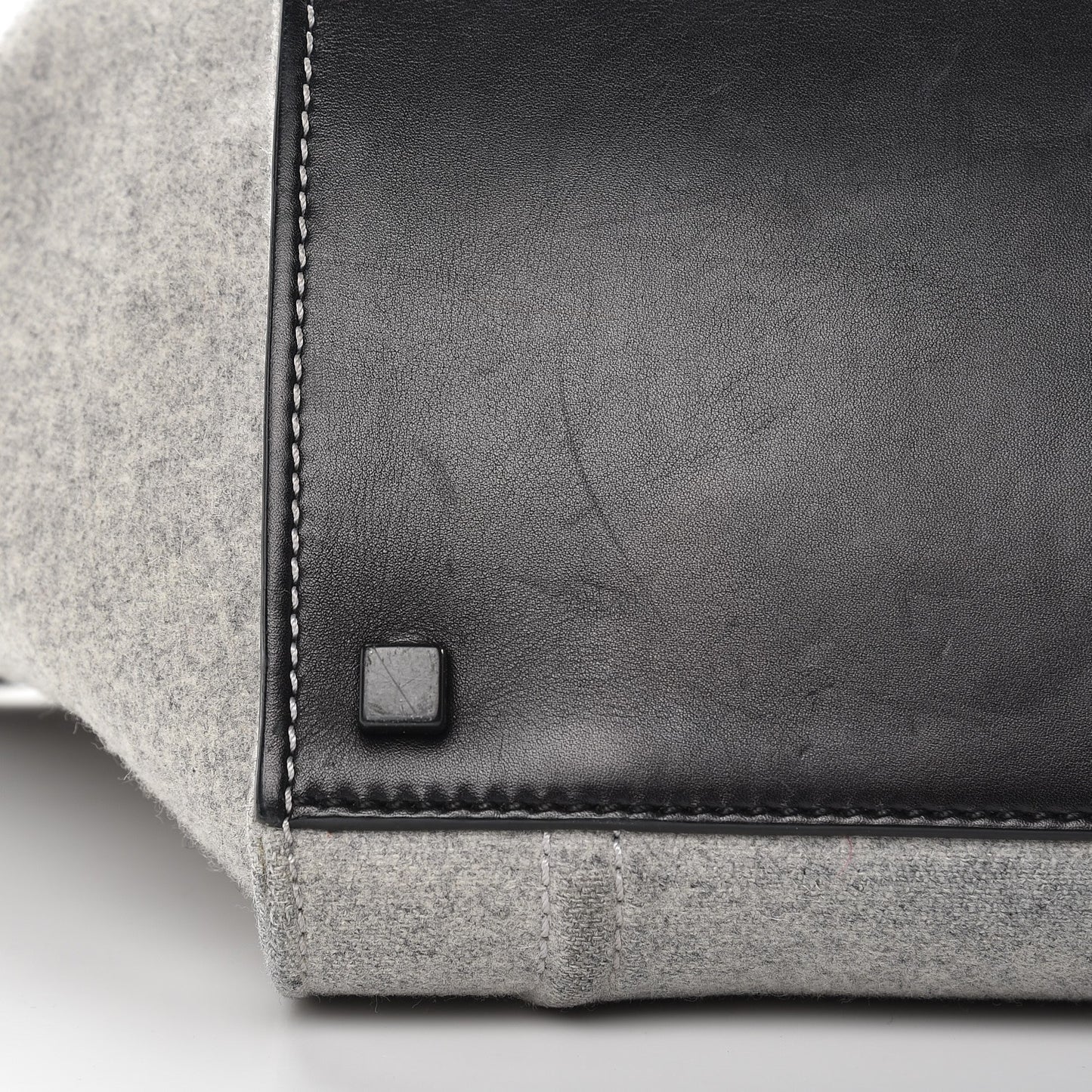 Felt Medium Phantom Luggage Pearl Grey