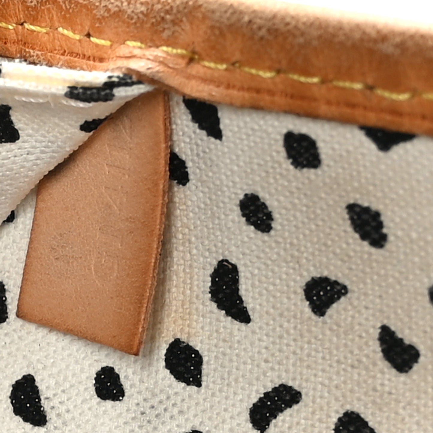 Monogram Kusama Waves Neverfull MM White