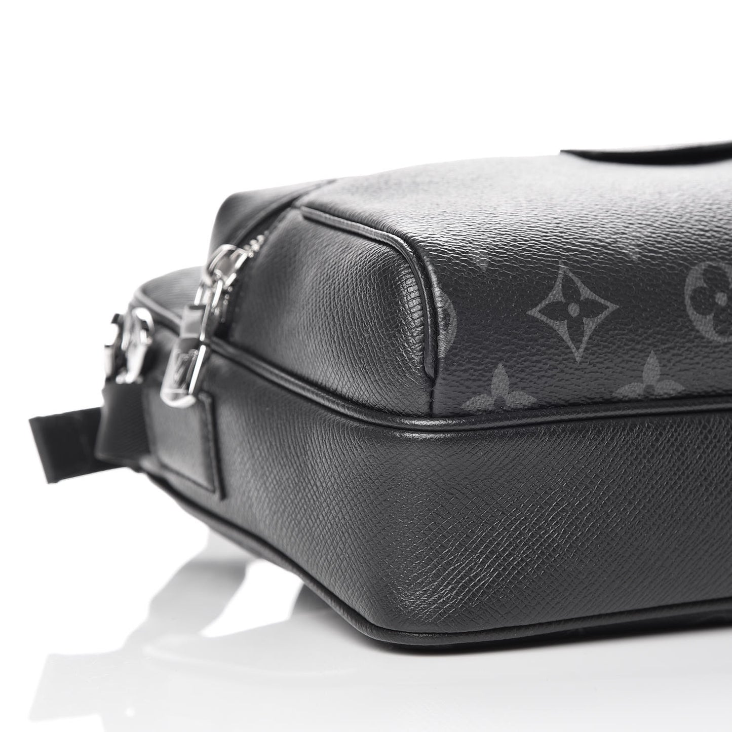 Taiga Monogram Eclipse Outdoor Messenger Black