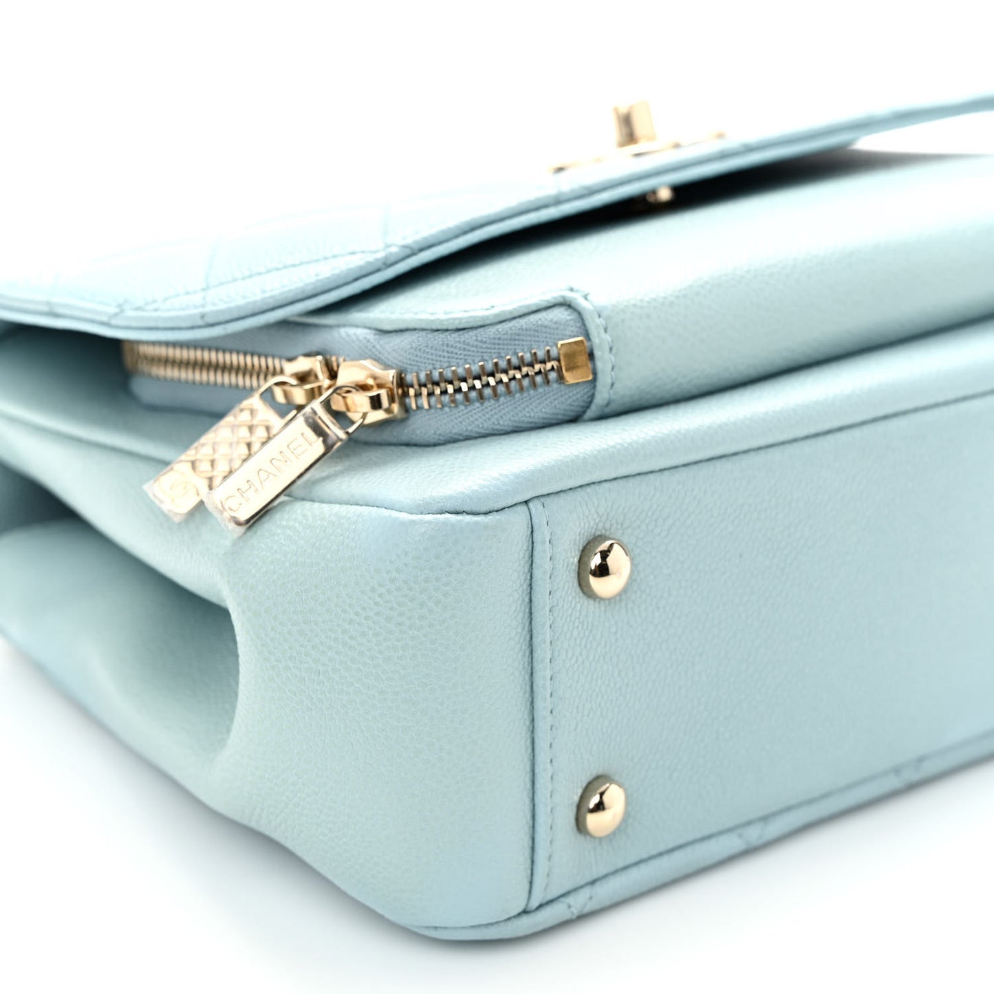 Caviar Quilted Medium Business Affinity Flap Light Blue