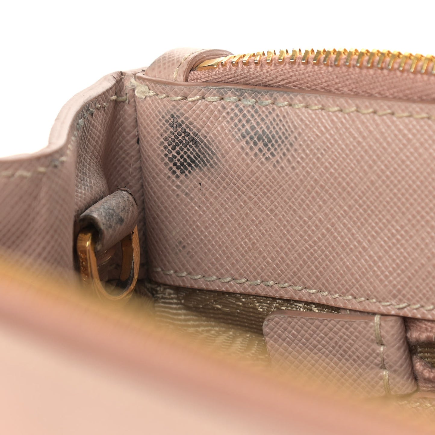 Saffiano Medium Galleria Double Zip Tote Cammeo