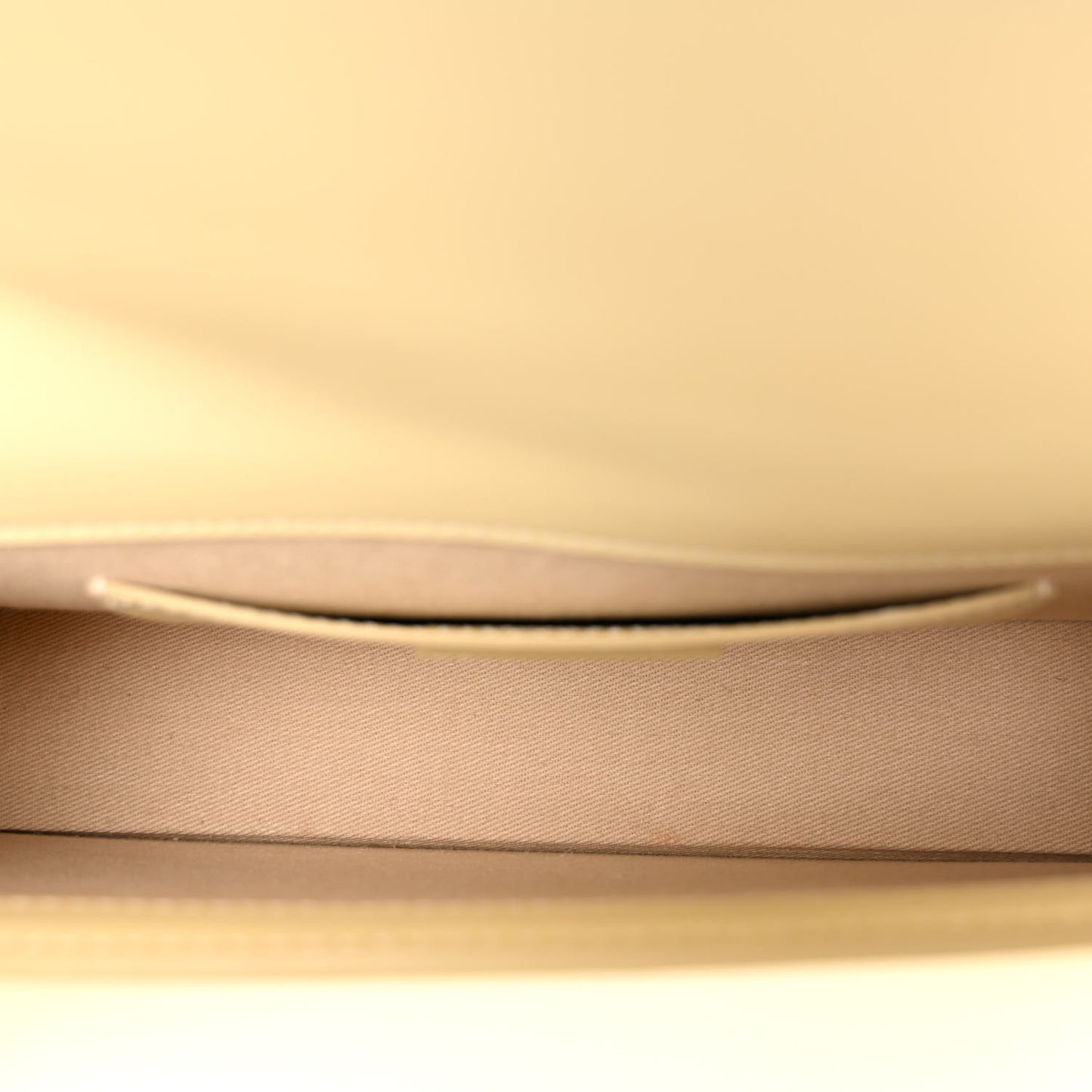 Smooth Calfskin Le Bambino Long Ivory