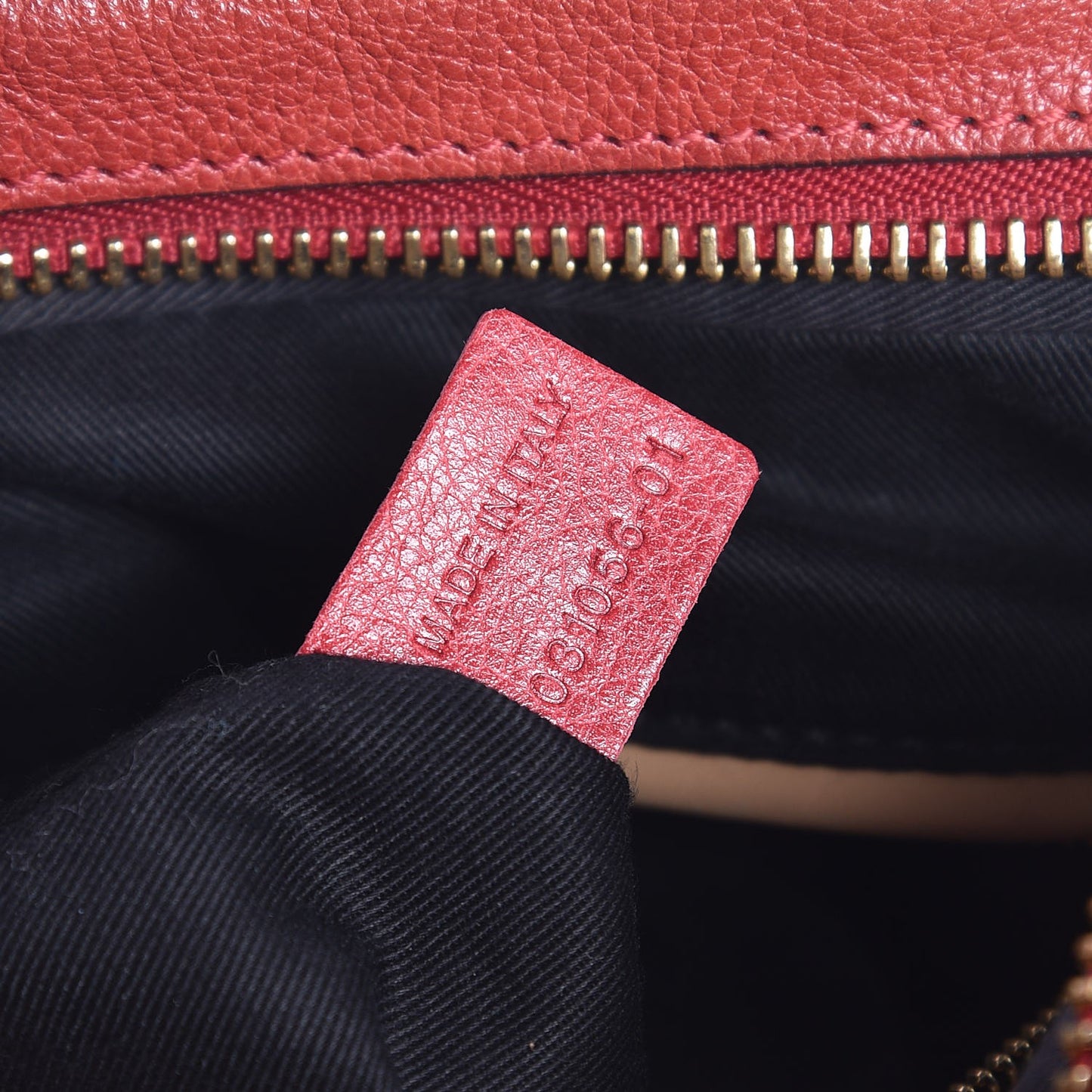 Calfskin Medium Paraty Lipstick