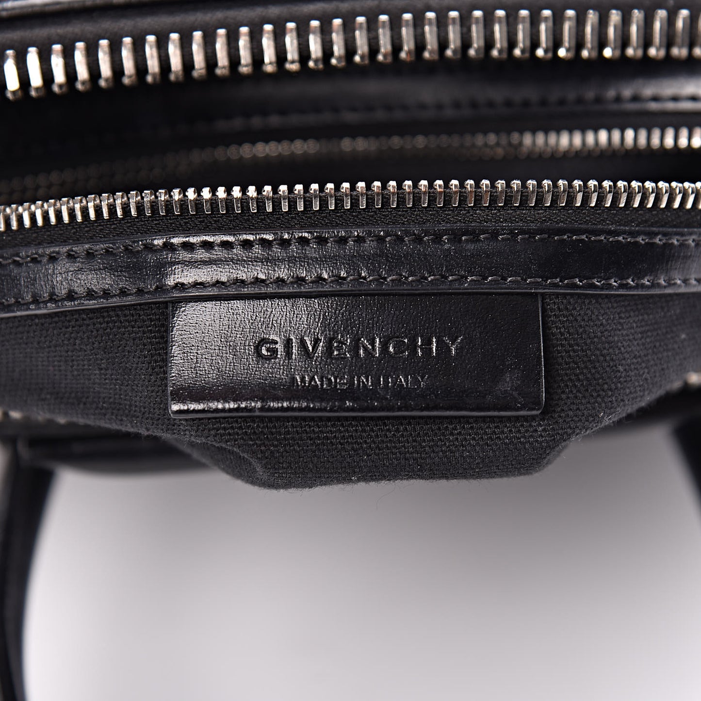Shiny Lord Calfskin Small Antigona Black