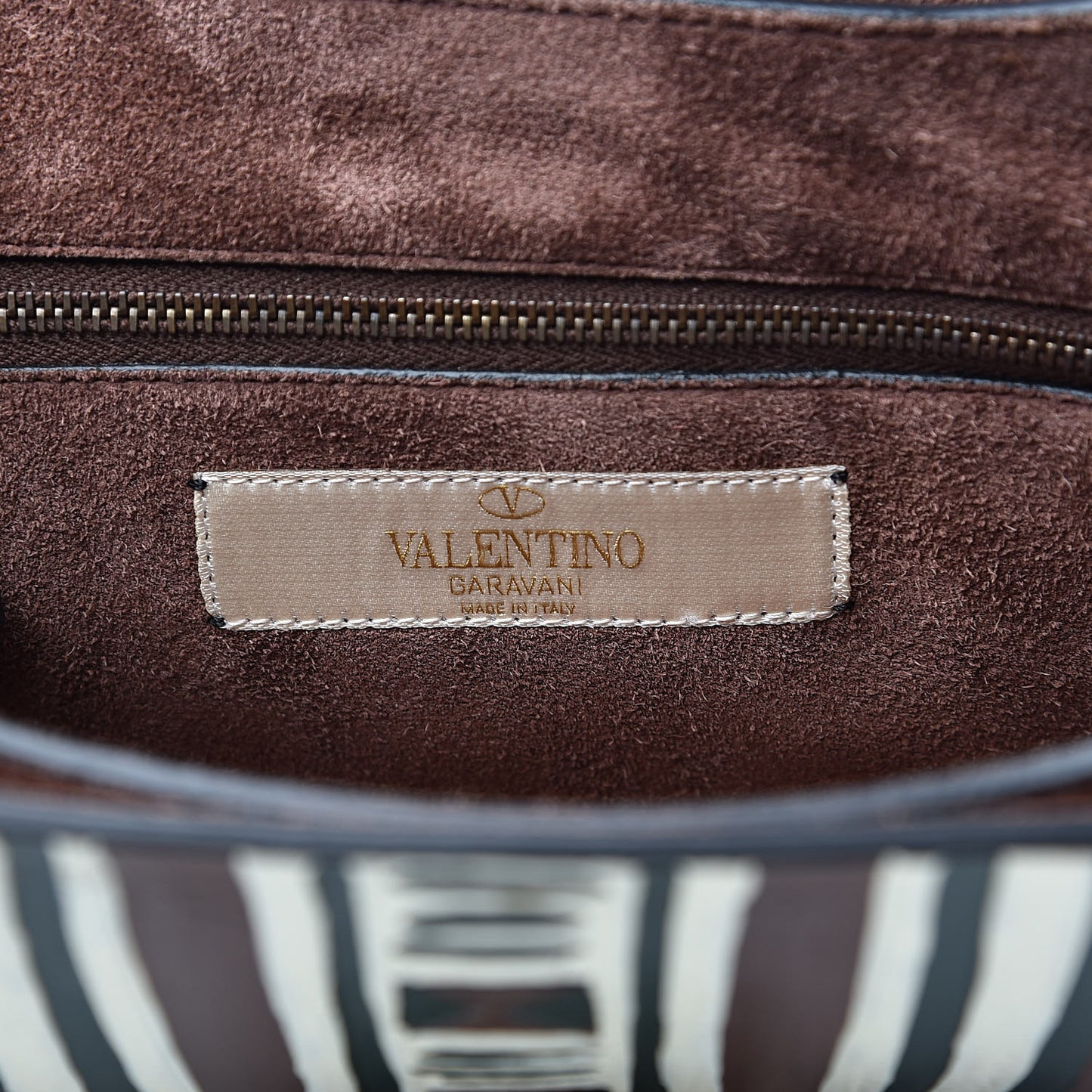 Grained Calfskin Tribal B-Rockstud Rolling Flap Cacao