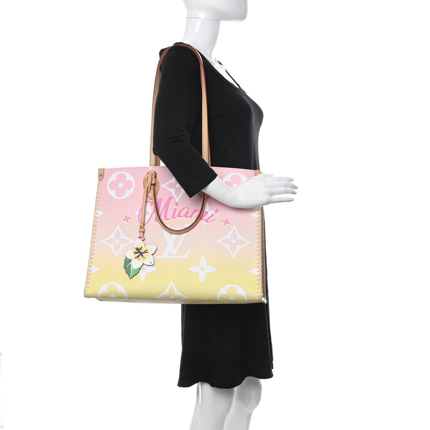 Louis Vuitton Monogram Giant By The Pool Miami Onthego GM Light Pink 2 of 9