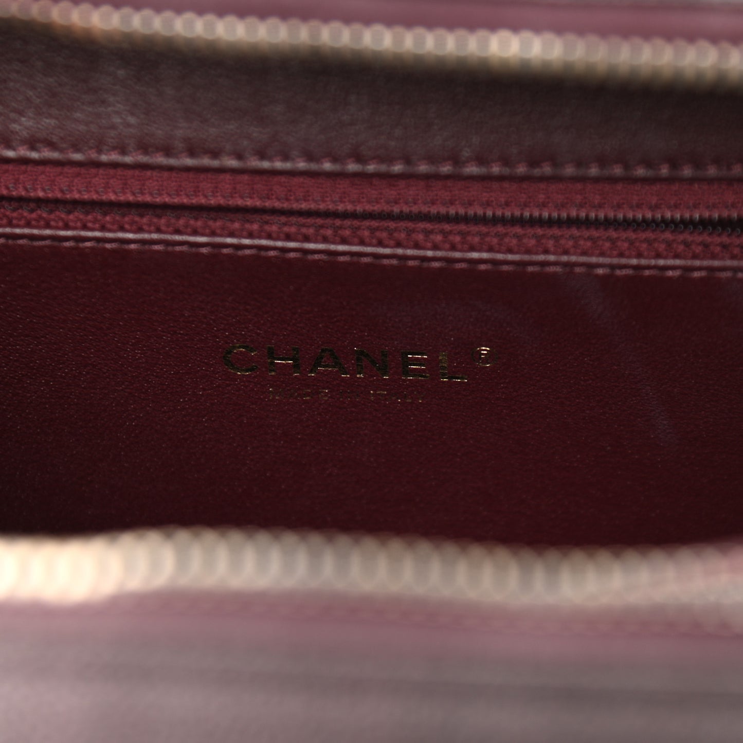 Iridescent Caviar Quilted Medium CC Filigree Vanity Case Burgundy