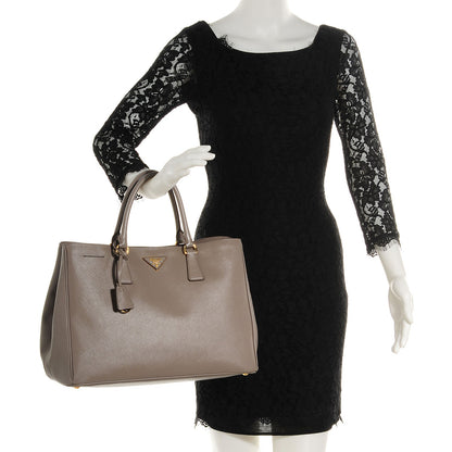 Prada Saffiano Lux Large Tote Argilla 2 of 9