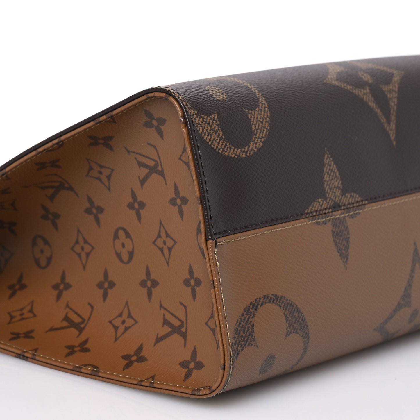 Reverse Monogram Giant Onthego MM