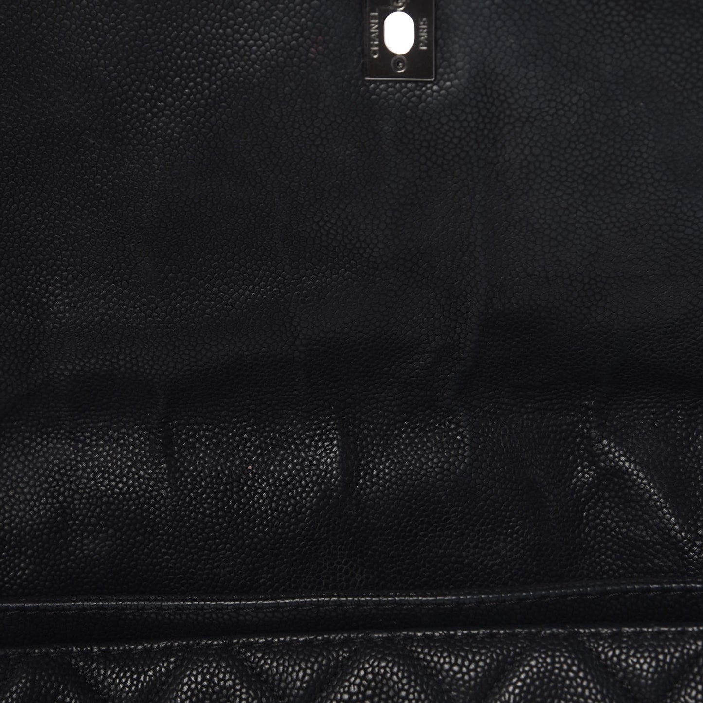 Iridescent Caviar Quilted Medium Lady Pearly Flap Black